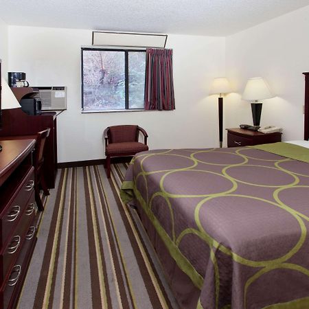 Super 8 By Wyndham Tuscaloosa Otel Dış mekan fotoğraf
