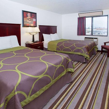 Super 8 By Wyndham Tuscaloosa Otel Dış mekan fotoğraf