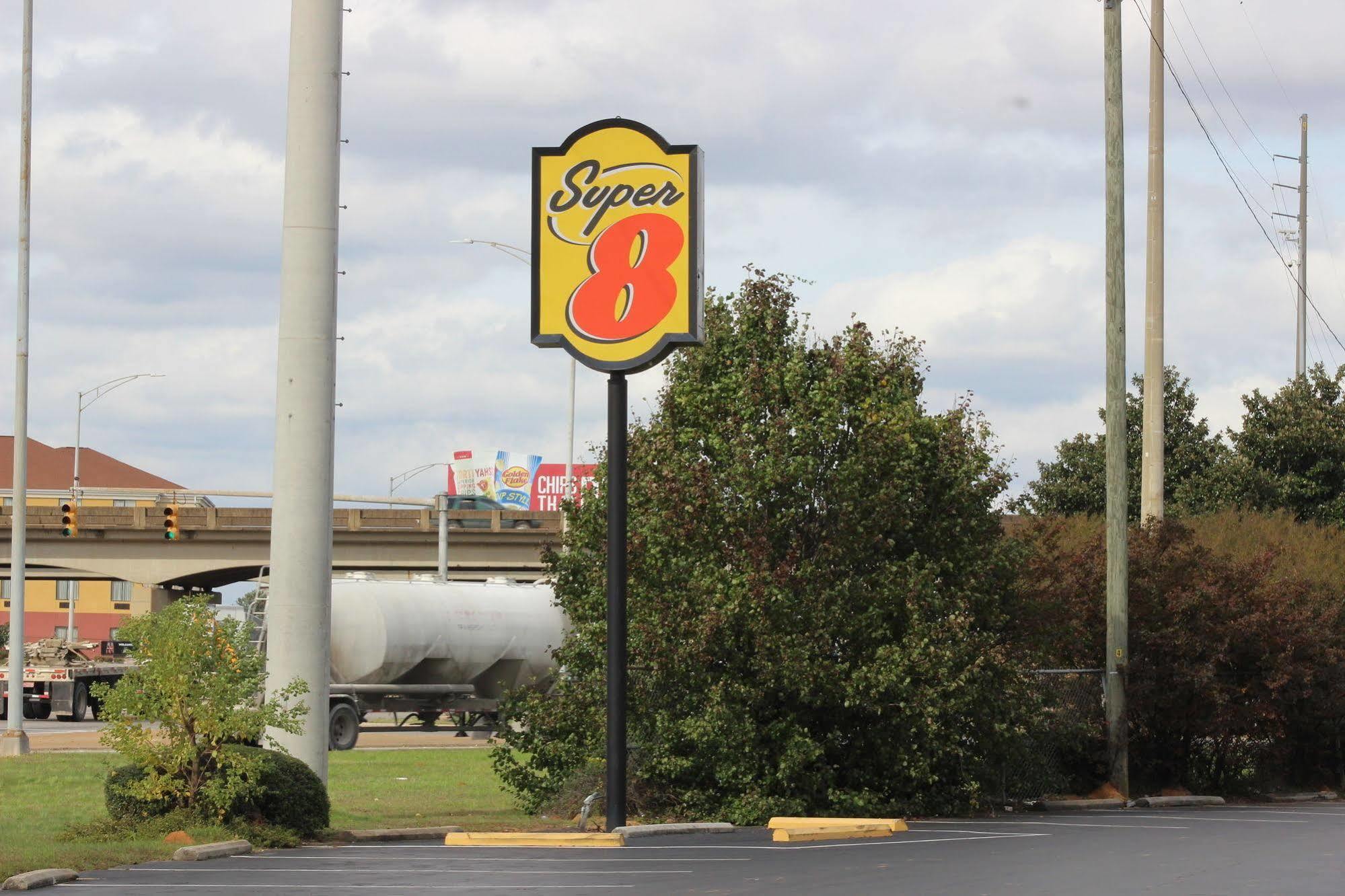 Super 8 By Wyndham Tuscaloosa Otel Dış mekan fotoğraf