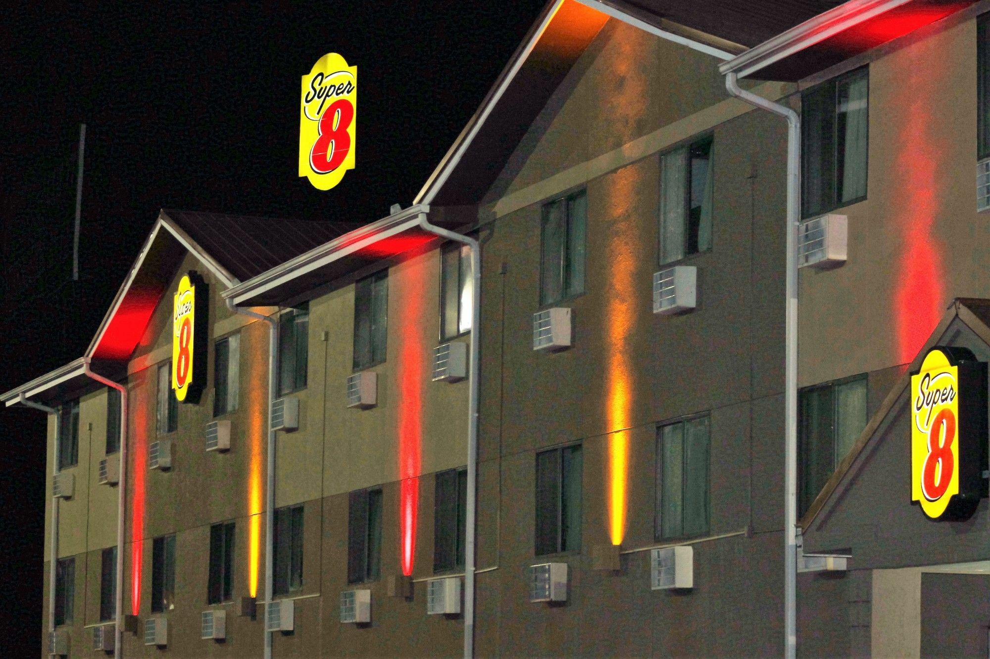 Super 8 By Wyndham Tuscaloosa Otel Dış mekan fotoğraf